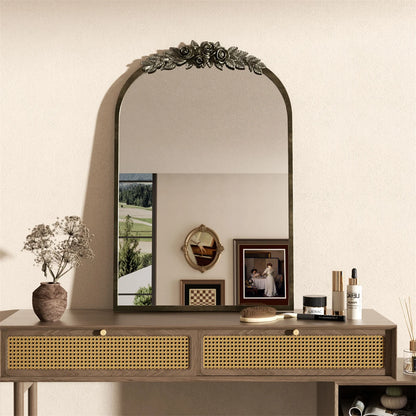 Antique Wall Mirror for Elegant Home Décor Spaces